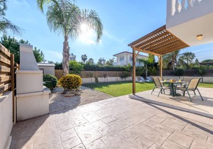Nissi Gardens Villa - 3 bedroom sunny villa with beautiful garden