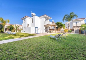 Nissi Gardens Villa - 3 bedroom sunny villa with beautiful garden