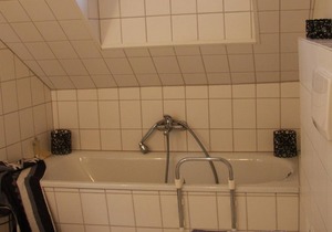 No. 7 turret apartment bathtub - country house Gräfendhron