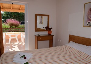 No2 Maisonette ( 4 people )