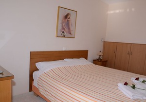 No2 Maisonette ( 4 people )