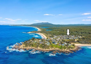 Number 8 @ The Point - 200 metres to the beach