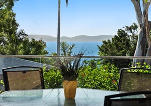 Oasis 25 Hamilton Island