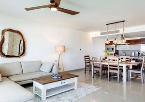 Ocean Front Middle floor bedroom 3 bath sleeps 6