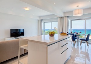 Ocean Suites Luxury Apartment - B1-001