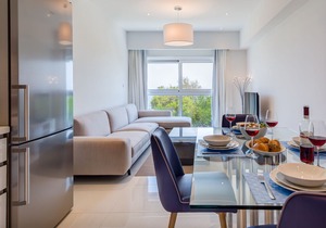 Ocean Suites Luxury Apartment - A1-001