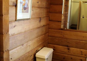 Ocean View Lodge with two double beds, deck, ocean view. Hot breakfast included.
