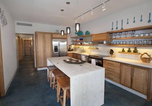 Oceanfront 3 Bedroom Ground Level Condo! Surfs up!