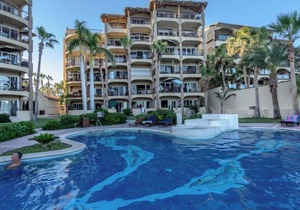 Oceanfront 3 Bedroom Ground Level Condo! Surfs up!