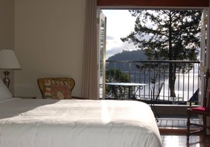 Oceanview King Bedroom - Mayne Island Resort