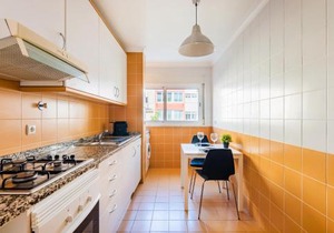 Olaias Flat (with Free Parking)