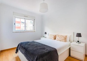 Olaias Flat (with Free Parking)