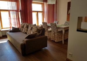 Old Town Apartment