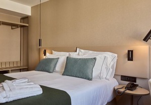 Omid Saldanha Hotel