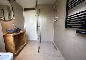 On a small vacation park, quiet, detached house with large garden
