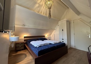 On a small vacation park, quiet, detached house with large garden