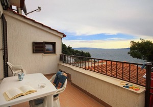 One bedroom apartment near beach Rastići, Čiovo (A-8619-c)