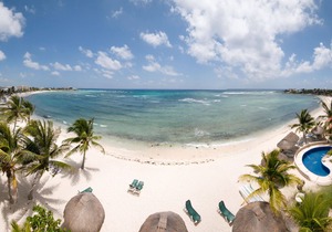 One Bedroom Apartment On the Beach