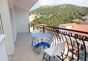 One bedroom apartment with balcony and sea view Marina, Trogir (A-10003-a)