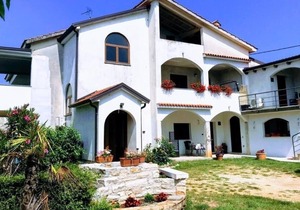 One bedroom apartment with terrace Sosi, Umag (A-16184-a)