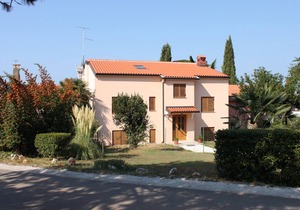 One bedroom apartment with terrace Umag (A-6995-b)