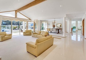 One Mile Mansion - Private Coastal Retreat