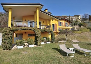 Orange Apartment In Marciaga di Costermano