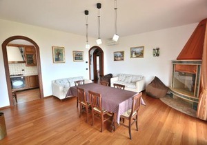 Orange Apartment In Marciaga di Costermano