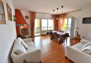 Orange Apartment In Marciaga di Costermano