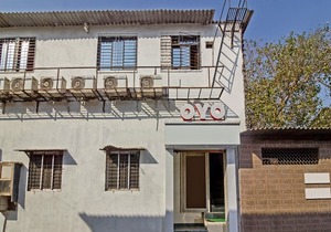 OYO 24416 the United Hotel