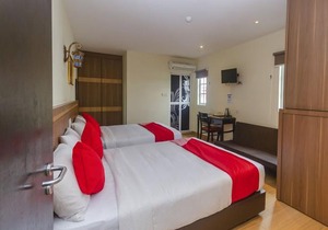OYO 596 The Vintage Hotel