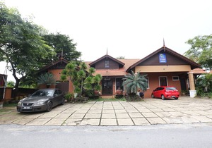 OYO 89523 Villa Sri Mayang