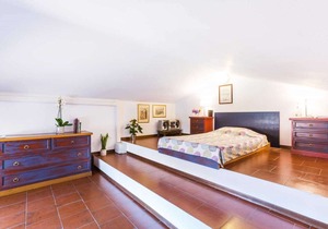 Palazzo Barbò (historical medieval palace) relax outdoors, great for vacation or work