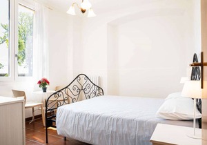 Palazzo Barbò (historical medieval palace) relax outdoors, great for vacation or work