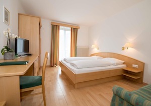 Panoramic double room 2/3/4/5/6/10/11/12/13/14 - Lipeter + Bergheimat, Hotel