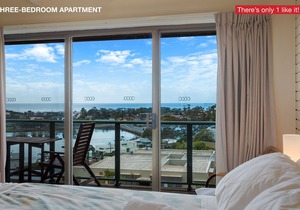 Panoramic Townhouses (3 Bedroom Pet Friendly Apartment with views) - 1+nights