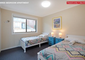 Panoramic Townhouses (3 Bedroom Pet Friendly Apartment with views) - 5+ nights