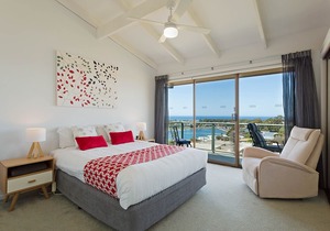 Panoramic Townhouses By Lisa (Deluxe Front Apartment- Pet Friendly) - 3+night