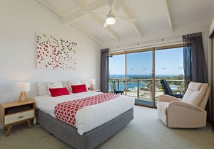 Panoramic Townhouses By Lisa (Deluxe Front Apartment- Pet Friendly) - 5+nights