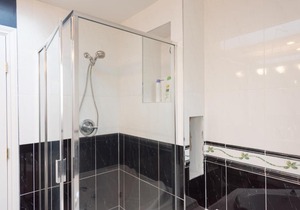 Park House - Master Bedroom with ensuite