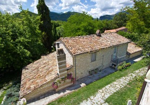 Peaceful Holiday Home in Acqualagna with Swimming Pool