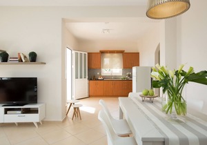 Peaceful Villa with private adults & kids Pool, Ping Pong & Panoramic Views