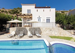 Peaceful Villa with private adults & kids Pool, Ping Pong & Panoramic Views
