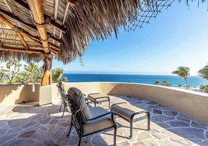Pedregal Luxury 4BR Villa | Steps to Beach | Heated Pool & Jacuzzi | Ocean Views