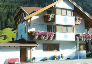PENSION HELVETIA Sankt Anton am Arlberg