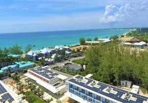 Penthouse 1BR/1BTH Apt /w Rooftop Pool Near Beach