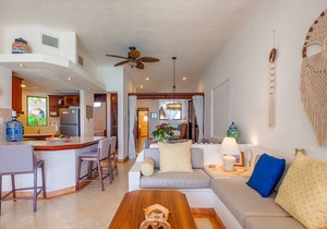 Penthouse Beachfront Condo with Pool & Panoramic Views