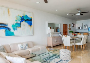 Penthouse perfect views, with AC, WiFi, and swimming pool!