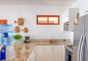Penthouse perfect views, with AC, WiFi, and swimming pool!