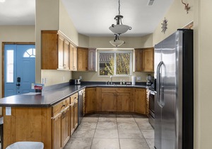 Perfect Downtown Location - Fenced Yard - Dog Friendly - Ping Pong/Pool